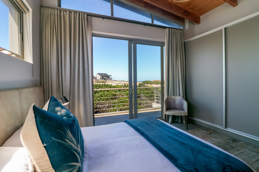 4 Bedroom Property for Sale in Buffalo Bay Western Cape